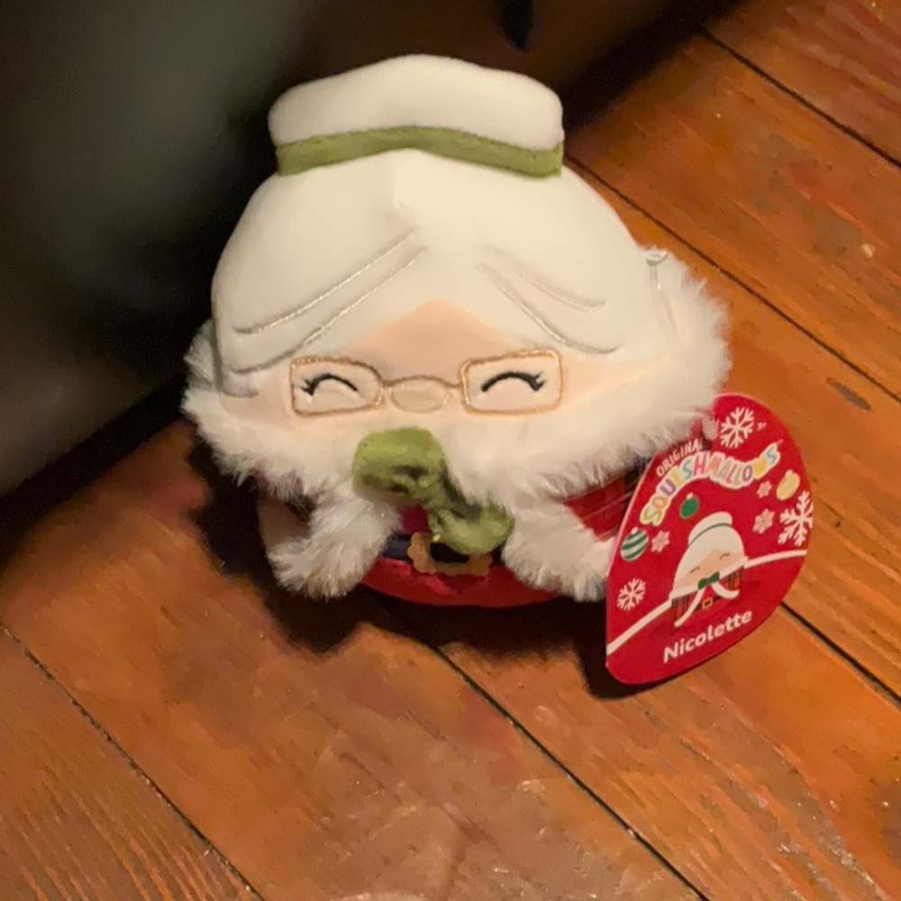Squishmallows Mini Nicolette the Mrs. Claus NWT